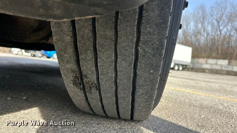 image for item FC5188 2018 Freightliner Cascadia semi truck