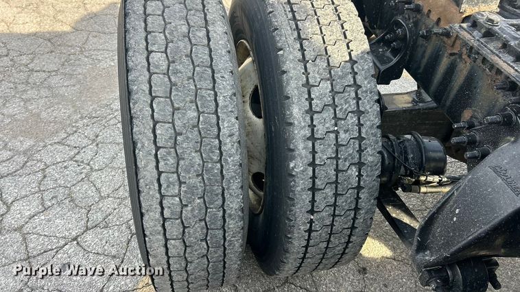 image for item FC5188 2018 Freightliner Cascadia semi truck