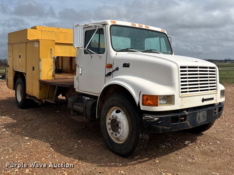 image for item FG0130 1994 International 4900 utility / service truck