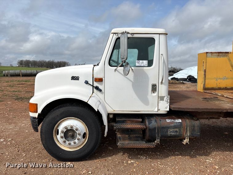 image for item FG0130 1994 International 4900 utility / service truck