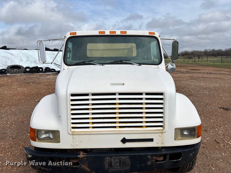 image for item FG0130 1994 International 4900 utility / service truck