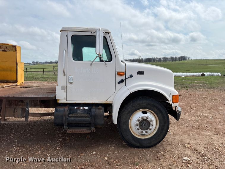 image for item FG0130 1994 International 4900 utility / service truck