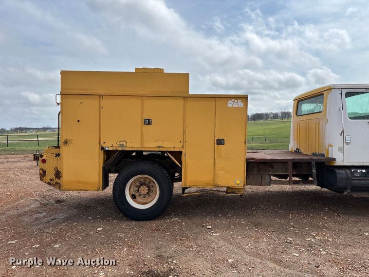 image for item FG0130 1994 International 4900 utility / service truck