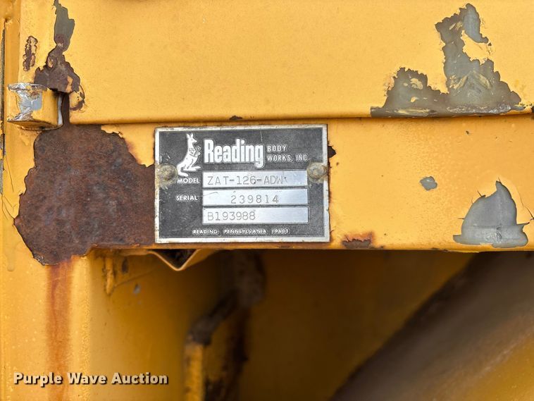 image for item FG0130 1994 International 4900 utility / service truck