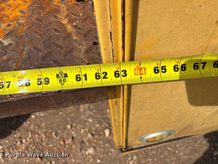 image for item FG0130 1994 International 4900 utility / service truck