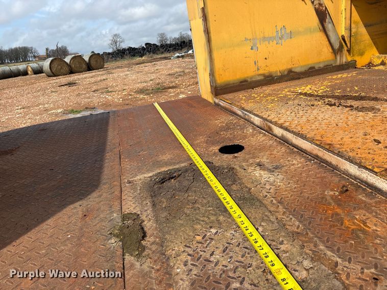 image for item FG0130 1994 International 4900 utility / service truck