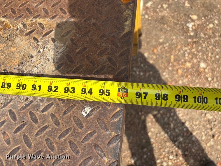 image for item FG0130 1994 International 4900 utility / service truck