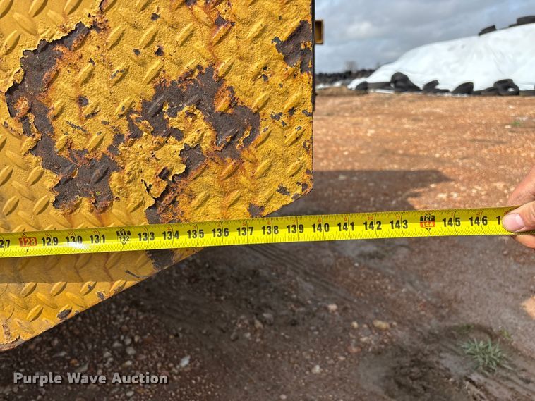 image for item FG0130 1994 International 4900 utility / service truck