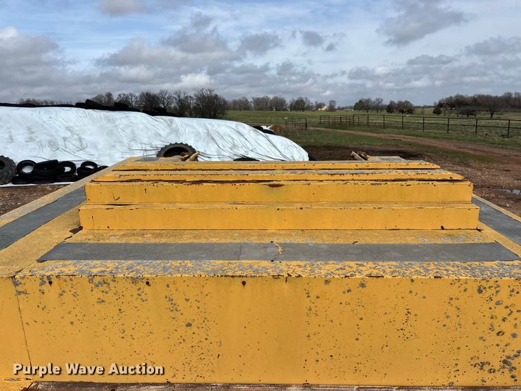 image for item FG0130 1994 International 4900 utility / service truck