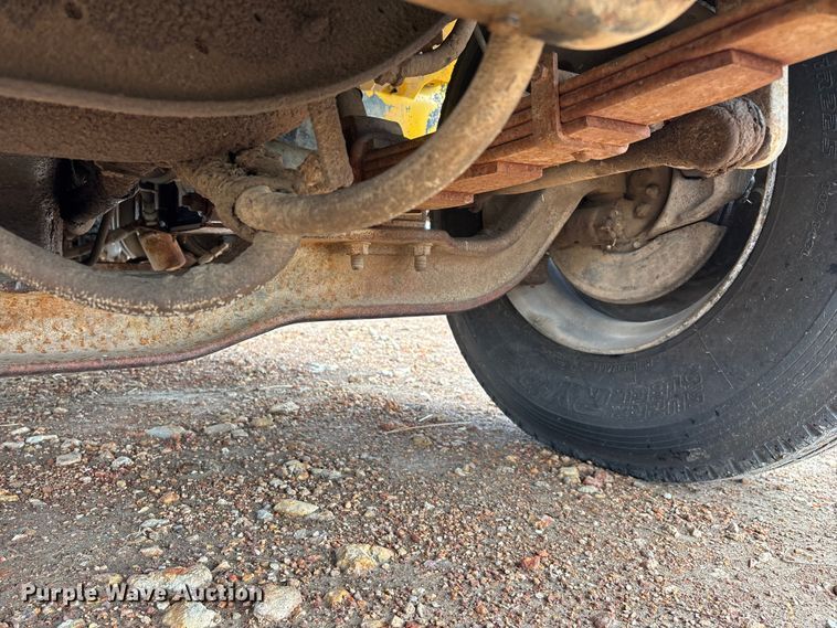 image for item FG0130 1994 International 4900 utility / service truck