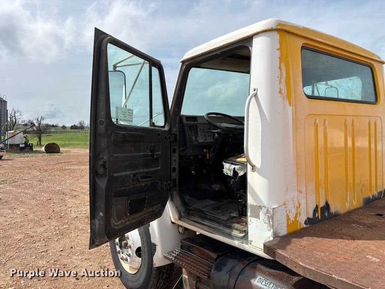 image for item FG0130 1994 International 4900 utility / service truck