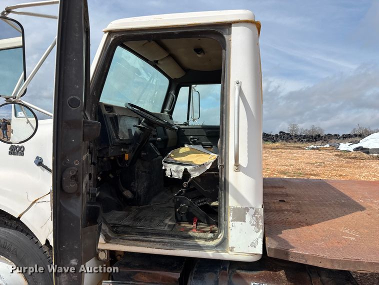 image for item FG0130 1994 International 4900 utility / service truck