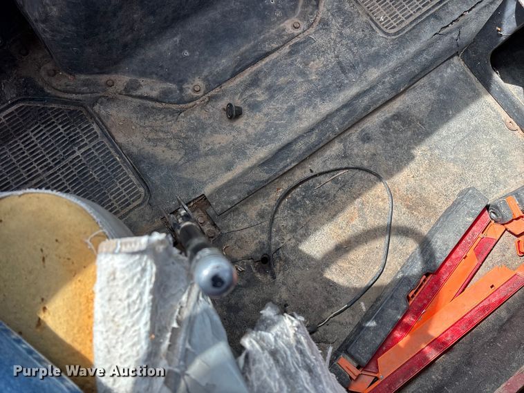 image for item FG0130 1994 International 4900 utility / service truck