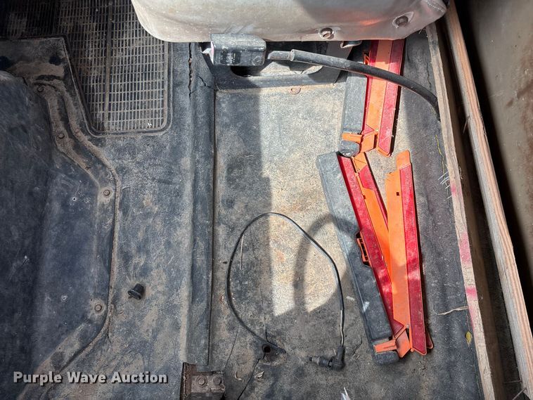 image for item FG0130 1994 International 4900 utility / service truck