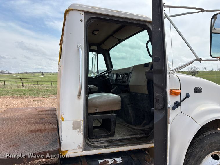 image for item FG0130 1994 International 4900 utility / service truck