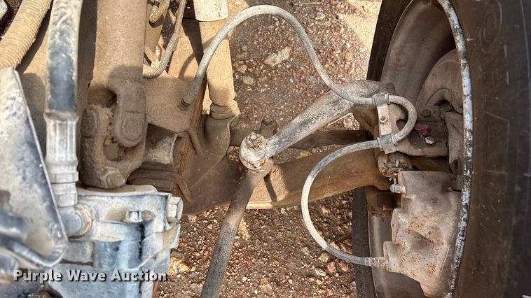 image for item FG0130 1994 International 4900 utility / service truck