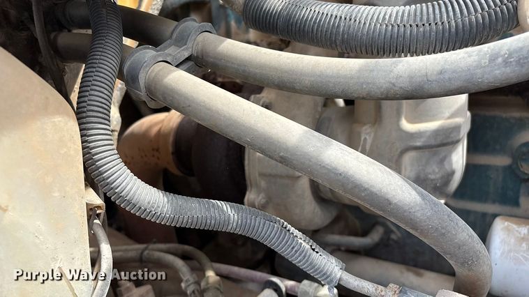 image for item FG0130 1994 International 4900 utility / service truck