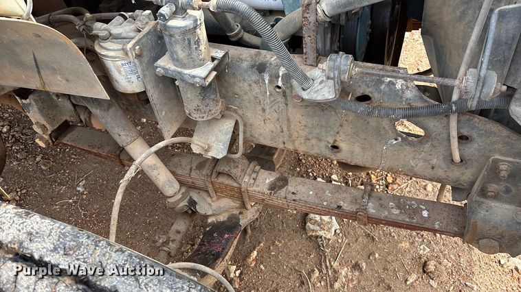 image for item FG0130 1994 International 4900 utility / service truck