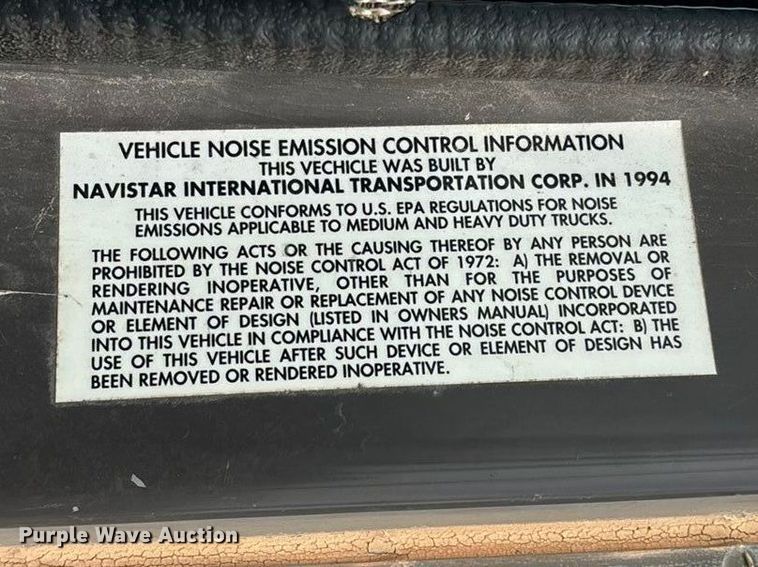 image for item FG0130 1994 International 4900 utility / service truck