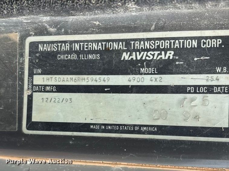 image for item FG0130 1994 International 4900 utility / service truck