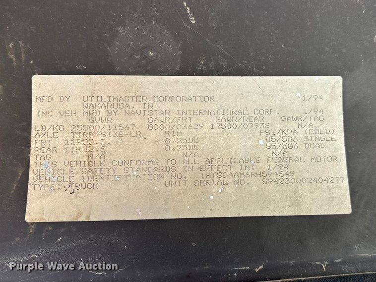 image for item FG0130 1994 International 4900 utility / service truck