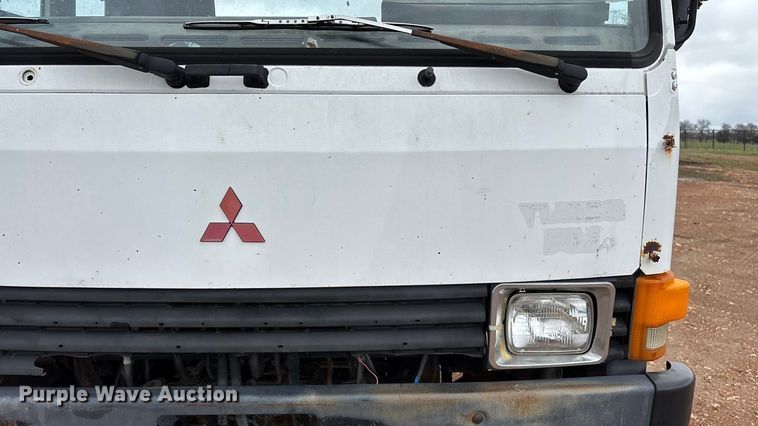 image for item FG0134 1990 Mitsubishi FM555 truck cab and chassis