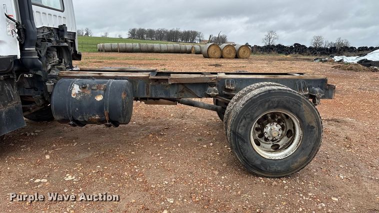 image for item FG0134 1990 Mitsubishi FM555 truck cab and chassis