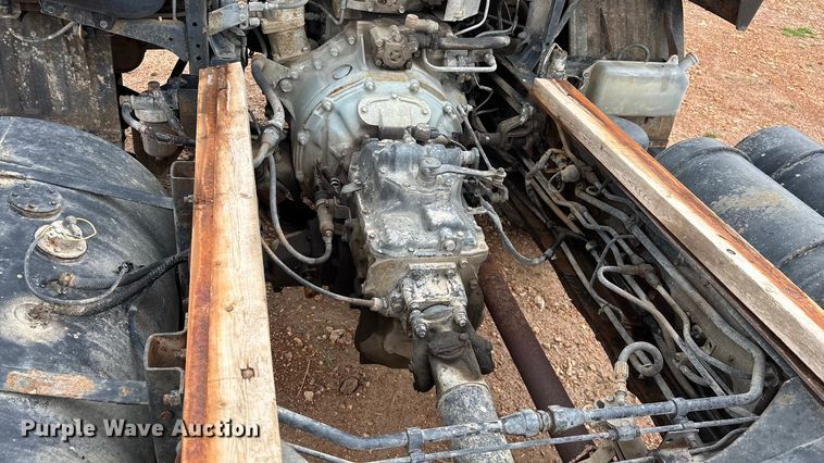 image for item FG0134 1990 Mitsubishi FM555 truck cab and chassis