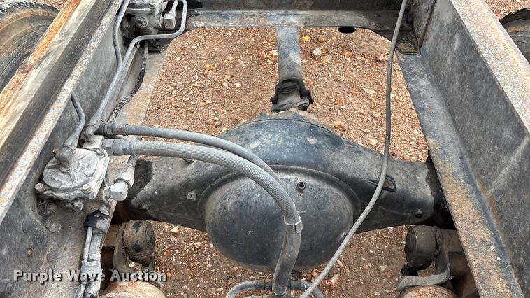 image for item FG0134 1990 Mitsubishi FM555 truck cab and chassis