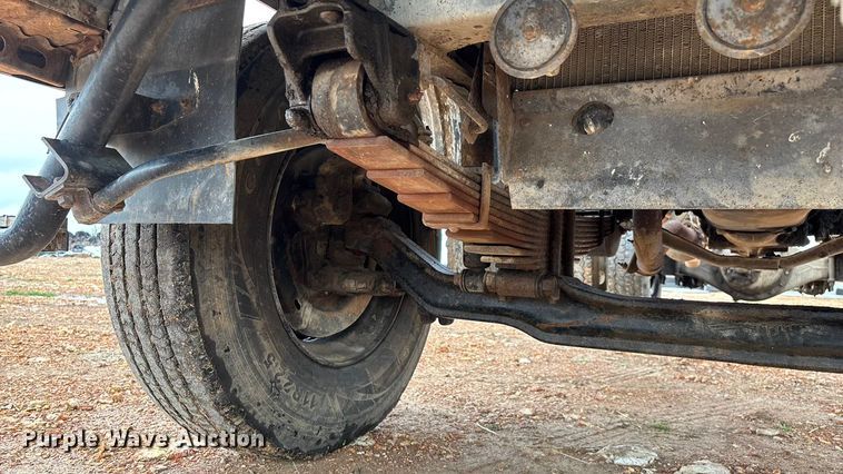 image for item FG0134 1990 Mitsubishi FM555 truck cab and chassis