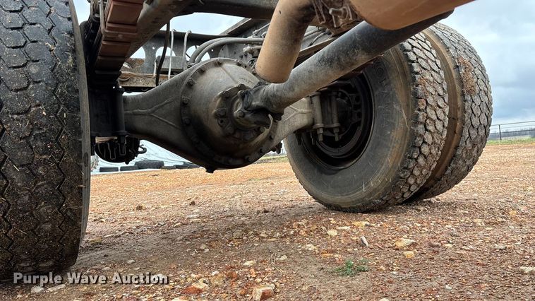 image for item FG0134 1990 Mitsubishi FM555 truck cab and chassis