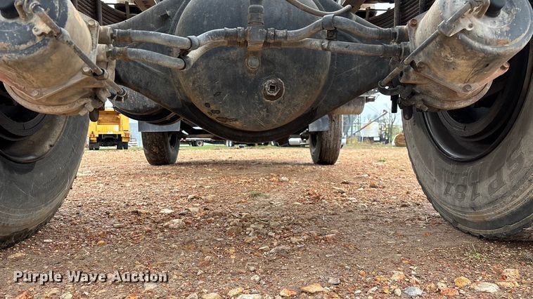 image for item FG0134 1990 Mitsubishi FM555 truck cab and chassis