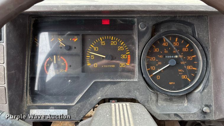 image for item FG0134 1990 Mitsubishi FM555 truck cab and chassis