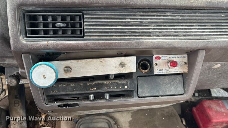 image for item FG0134 1990 Mitsubishi FM555 truck cab and chassis