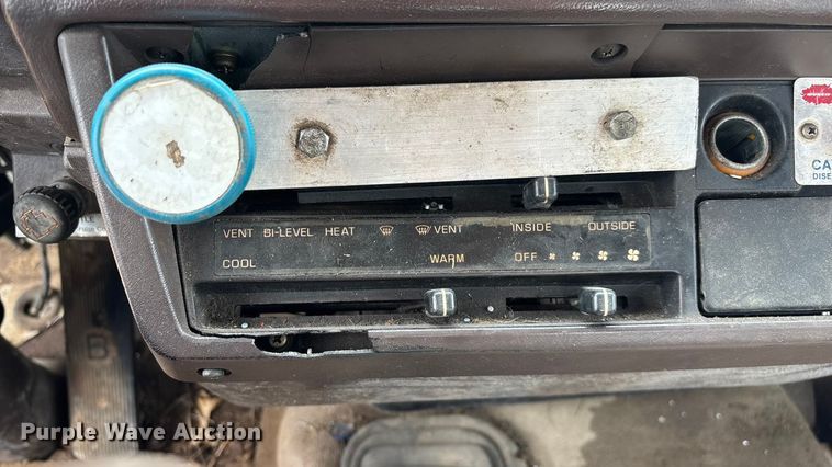 image for item FG0134 1990 Mitsubishi FM555 truck cab and chassis