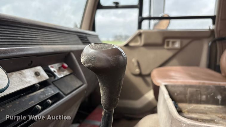 image for item FG0134 1990 Mitsubishi FM555 truck cab and chassis