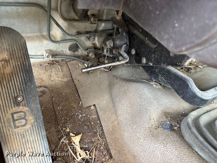 image for item FG0134 1990 Mitsubishi FM555 truck cab and chassis