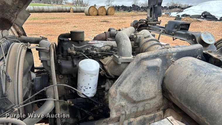 image for item FG0134 1990 Mitsubishi FM555 truck cab and chassis