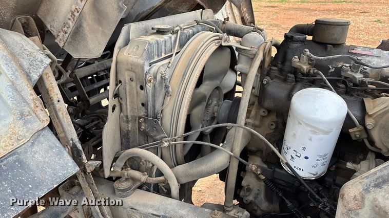 image for item FG0134 1990 Mitsubishi FM555 truck cab and chassis