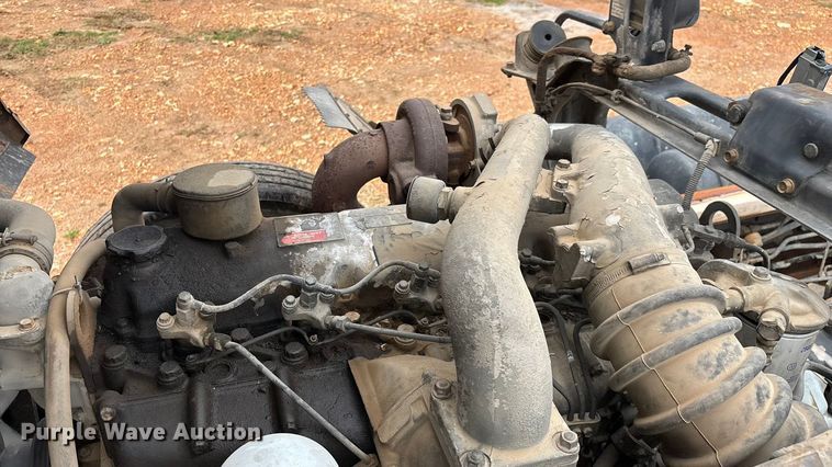 image for item FG0134 1990 Mitsubishi FM555 truck cab and chassis