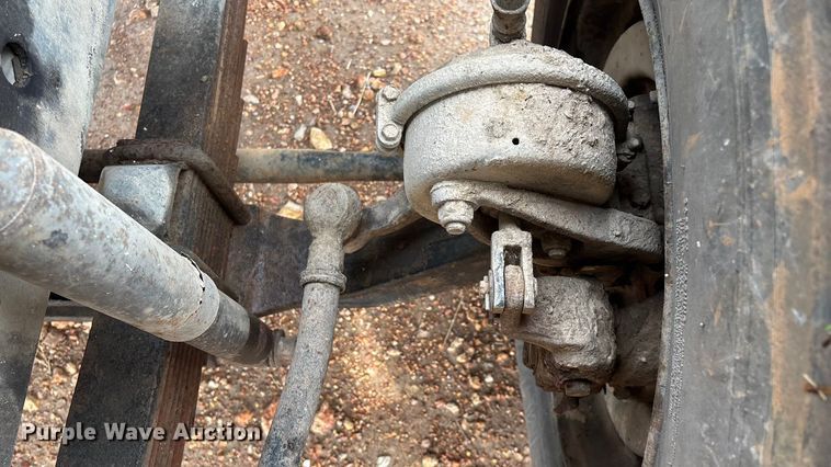 image for item FG0134 1990 Mitsubishi FM555 truck cab and chassis