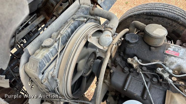 image for item FG0134 1990 Mitsubishi FM555 truck cab and chassis