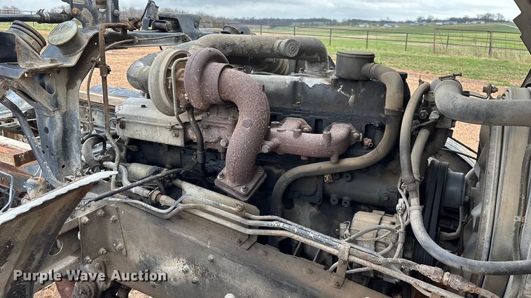 image for item FG0134 1990 Mitsubishi FM555 truck cab and chassis