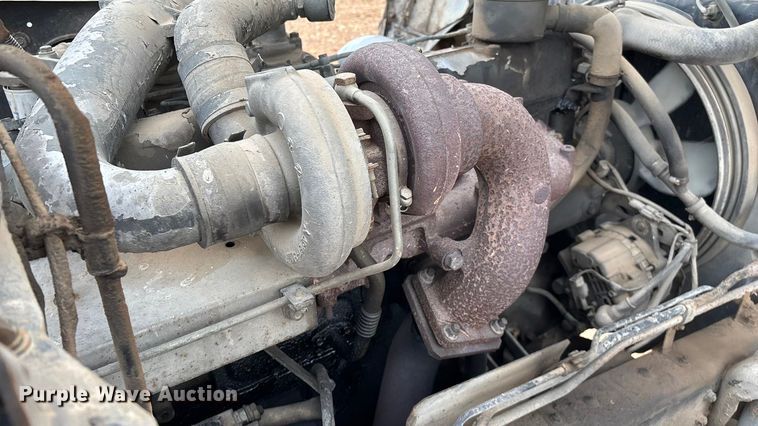 image for item FG0134 1990 Mitsubishi FM555 truck cab and chassis