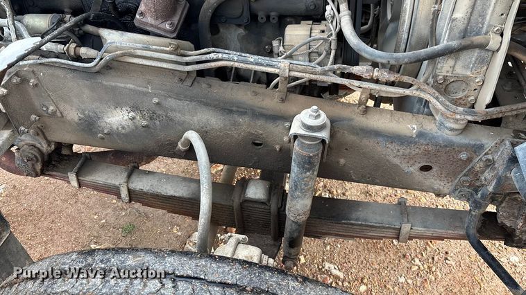 image for item FG0134 1990 Mitsubishi FM555 truck cab and chassis