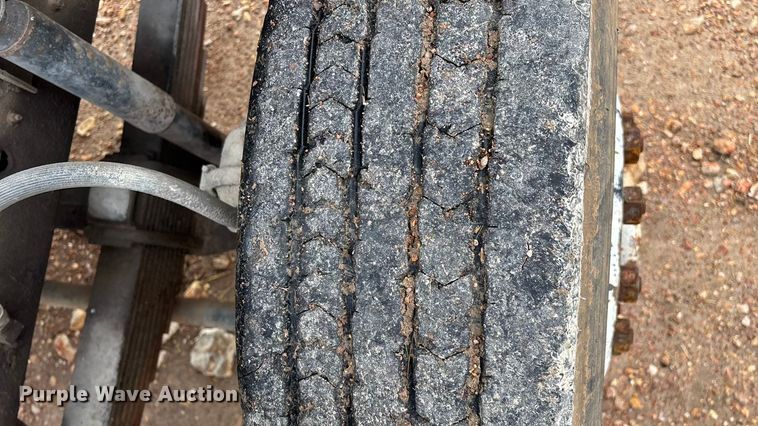 image for item FG0134 1990 Mitsubishi FM555 truck cab and chassis