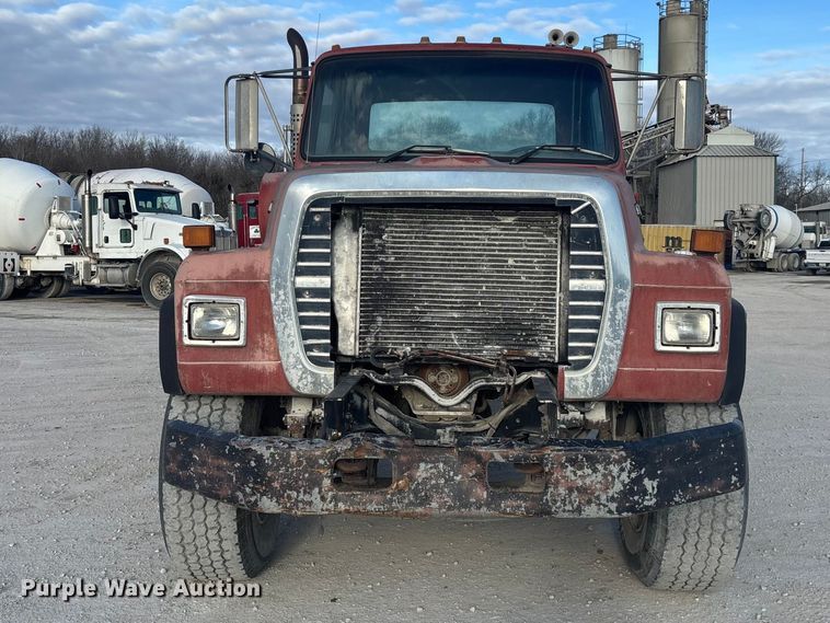 image for item FG0166 1997 Ford L8000 flatbed truck