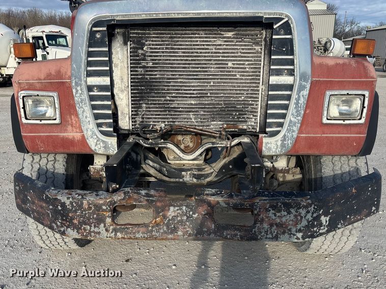 image for item FG0166 1997 Ford L8000 flatbed truck