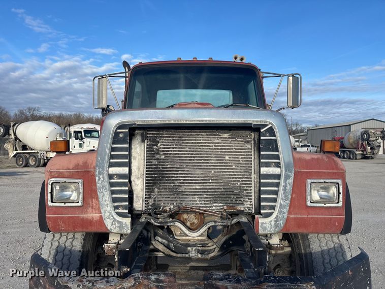 image for item FG0166 1997 Ford L8000 flatbed truck