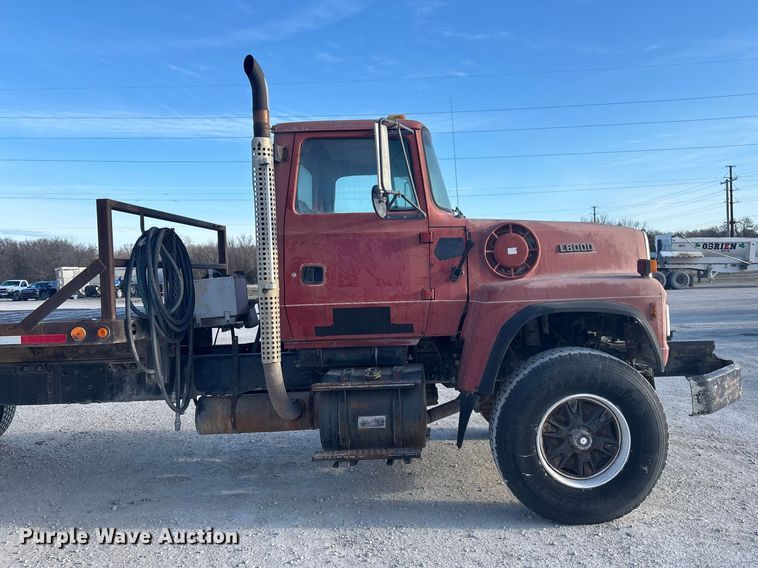 image for item FG0166 1997 Ford L8000 flatbed truck